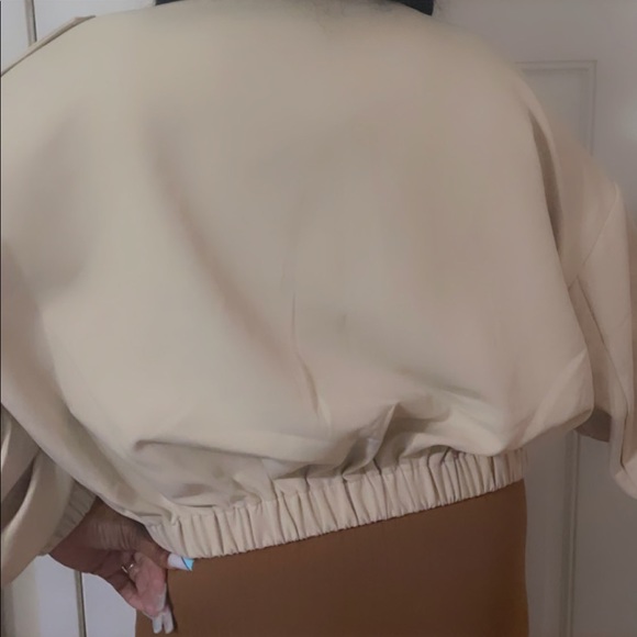 Wing Comfortable Jacket - Picture 3 of 4